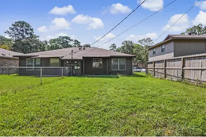1605 Hazelwood Street #B, Conroe, TX 77301 - Photo 17