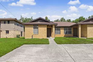 1605 Hazelwood St, Conroe, TX 77301 - Photo 1