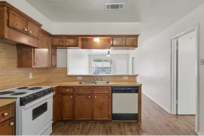 1605 Hazelwood Street #B, Conroe, TX 77301 - Photo 7