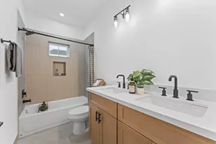 3009 Jensen Spgs Ln, Houston, TX 77026 - Photo 17
