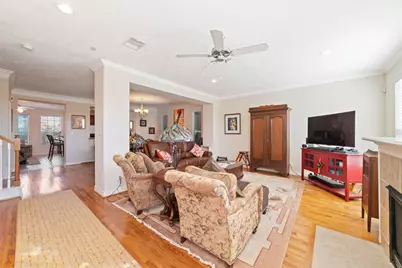 1807 Stacy Crest, Houston, TX 77008 - Photo 9