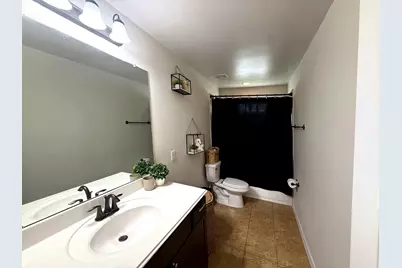 10122 Mariposa Stream Court, Houston, TX 77044 - Photo 15