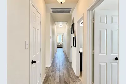 10122 Mariposa Stream Court, Houston, TX 77044 - Photo 9