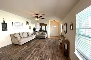 10122 Mariposa Stream Ct, Houston, TX 77044 - Photo 5