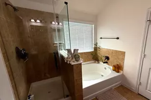 10122 Mariposa Stream Ct, Houston, TX 77044 - Photo 11