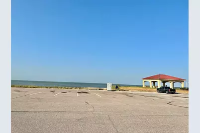 19 4th Avenue N, Texas City, TX 77590 - Photo 27