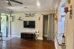 19 4th Ave N, Texas City, TX 77590 - Photo 9