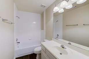 14407 Jessica Falls Cir, Houston, TX 77044 - Photo 21