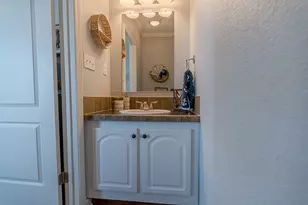 956 S Monkhouse Dr, Port Bolivar, TX 77650 - Photo 15