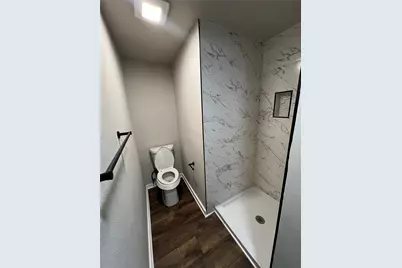 5815 Southseas Street, Houston, TX 77033 - Photo 9