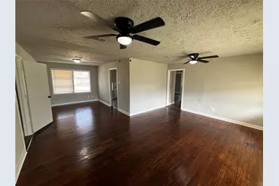 5815 Southseas Street, Houston, TX 77033 - Photo 3