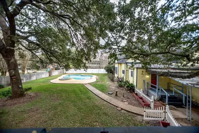 407 Robinson Street, Edna, TX 77957 - Photo 31