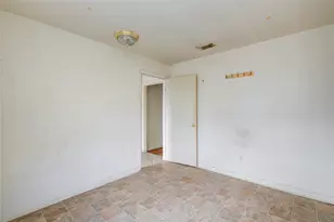 1410 Caplin St, Houston, TX 77022 - Photo 23