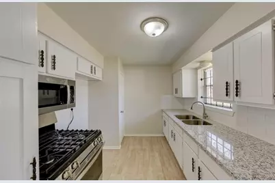 12938 S Coast Drive, Houston, TX 77047 - Photo 17