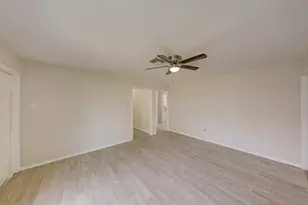 12938 S Coast Dr, Houston, TX 77047 - Photo 15