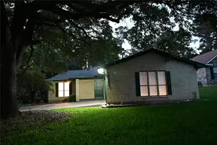10053 W Twin Shore Dr, Willis, TX 77318 - Photo 3