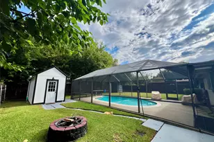 1222 Sunset Ln, Texas City, TX 77590 - Photo 11