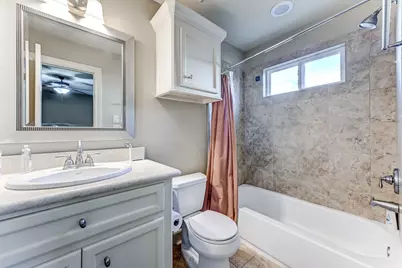 1325 W 24th Street #D, Houston, TX 77008 - Photo 9
