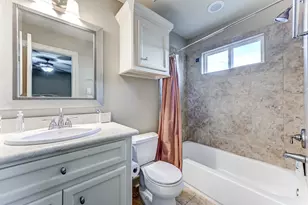 1325 W 24th St, Houston, TX 77008 - Photo 9