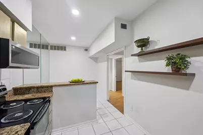 2100 Tanglewilde Street #529, Houston, TX 77063 - Photo 5