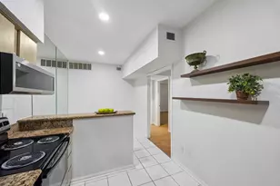 2100 Tanglewilde St, Houston, TX 77063 - Photo 5
