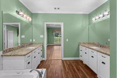 607 Oak Street, Anahuac, TX 77514 - Photo 23