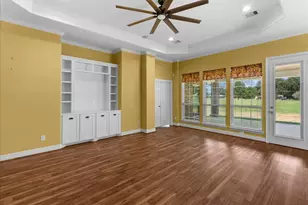 607 Oak St, Anahuac, TX 77514 - Photo 17