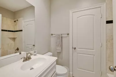 933 W 17th Street, Houston, TX 77008 - Photo 17