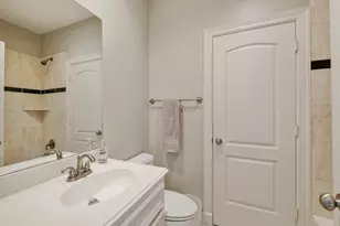 933 W 17th St, Houston, TX 77008 - Photo 17