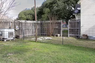 402 Alamo St, El Campo, TX 77437 - Photo 29
