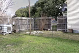 402 Alamo St, El Campo, TX 77437 - Photo 27