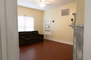 402 Alamo St, El Campo, TX 77437 - Photo 3