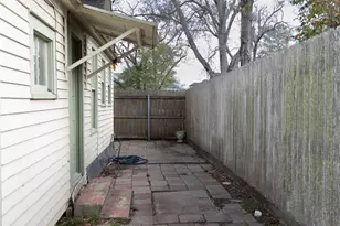 402 Alamo St, El Campo, TX 77437 - Photo 25