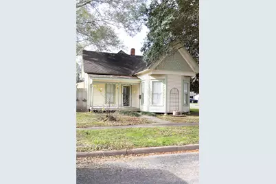 402 Alamo Street, El Campo, TX 77437 - Photo 1