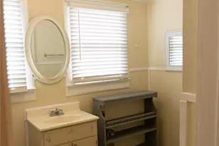 402 Alamo St, El Campo, TX 77437 - Photo 11