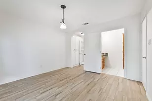807 Stadium Cir, Friendswood, TX 77546 - Photo 23