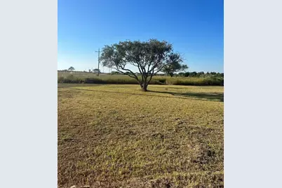 708 Bayou Avenue, Anahuac, TX 77514 - Photo 3