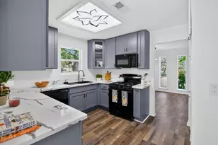 5675 Sylmar Rd, Houston, TX 77081 - Photo 11