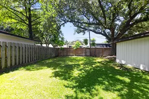 5675 Sylmar Rd, Houston, TX 77081 - Photo 27