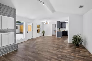 5675 Sylmar Rd, Houston, TX 77081 - Photo 9