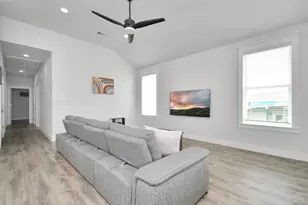 22814 Camino St, Galveston, TX 77554 - Photo 11