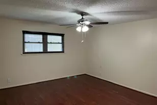 913 Cannan Dr, Angleton, TX 77515 - Photo 13
