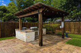 913 Cannan Dr, Angleton, TX 77515 - Photo 3