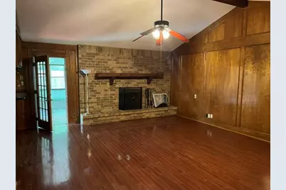 913 Cannan Drive, Angleton, TX 77515 - Photo 9