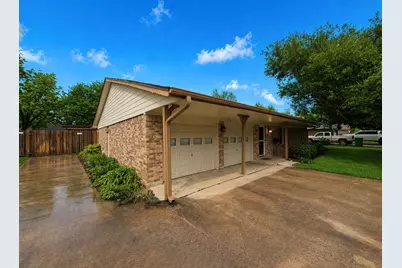 913 Cannan Drive, Angleton, TX 77515 - Photo 1