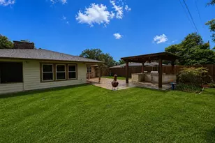 913 Cannan Dr, Angleton, TX 77515 - Photo 5