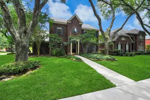 1003 Clarenda Falls Dr, Sugar Land, TX 77479 - Photo 3