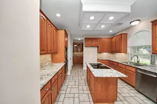 1003 Clarenda Falls Dr, Sugar Land, TX 77479 - Photo 39