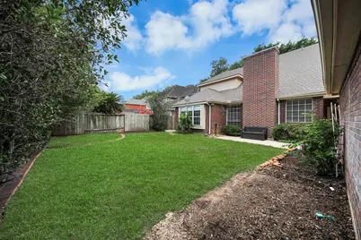 1003 Clarenda Falls Drive, Sugar Land, TX 77479 - Photo 9