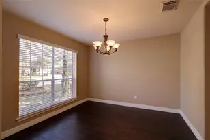 142 Russet Grove Circle, The Woodlands, TX 77384 - Photo 7